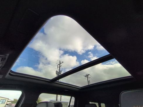 New 2026 Chevrolet Suburban High Country image 17