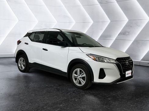 Used 2024 Nissan Kicks S FWD image 1