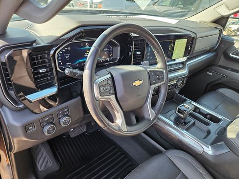 Used 2022 Chevrolet Silverado 1500 LTZ w/ LTZ Premium Package AWD/4WD image 14