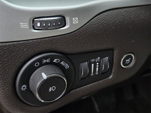 Used 2018 Jeep Cherokee Overland w/ Heavy Duty Protection Group image 19