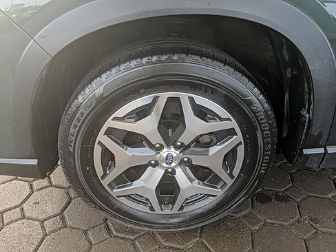 Used 2023 Subaru Forester Premium image 12