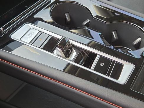 New 2026 Volkswagen Atlas Peak Edition image 16