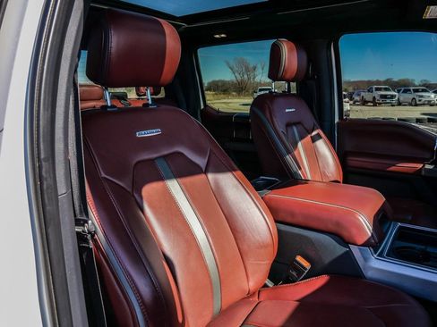 Used 2022 Ford F250 Platinum w/ FX4 Off-Road Package image 16