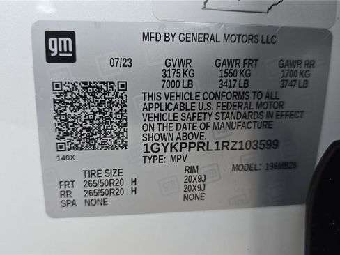 Used 2024 Cadillac Lyriq Luxury w/ LPO, Floor Liner Package image 31