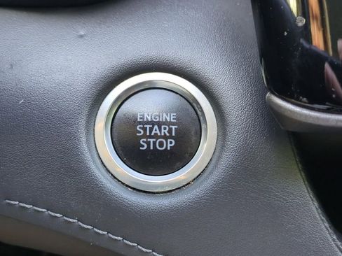 Used 2020 Toyota Highlander XLE image 27