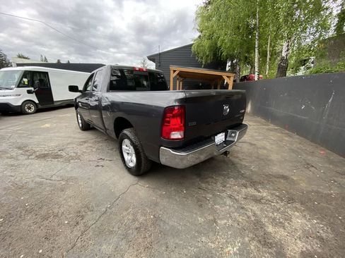 Used 2017 RAM 1500 Express AWD/4WD image 4