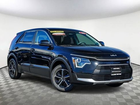 Certified 2023 Kia Niro LX image 2