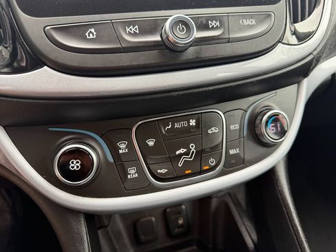 Used 2017 Chevrolet Volt LT FWD image 18