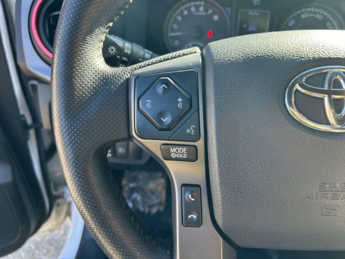 Used 2019 Toyota Tacoma TRD Off-Road w/ Technology Package AWD/4WD image 23