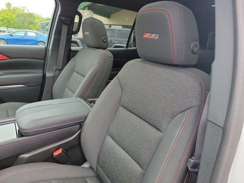 Used 2024 Chevrolet Traverse Z71 w/ Enhanced Driving Package image 20