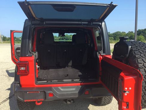 Used 2024 Jeep Wrangler Unlimited Rubicon AWD/4WD image 22