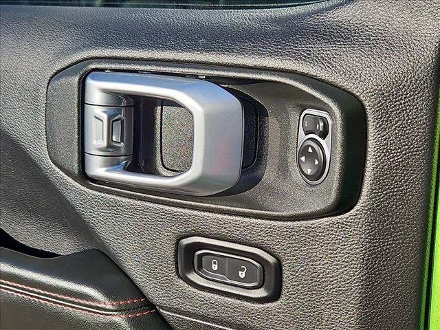 Used 2025 Jeep Wrangler Unlimited Rubicon AWD/4WD image 11