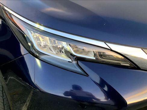 Used 2023 Toyota Sienna XLE w/ Protection Package (TMS) FWD image 26