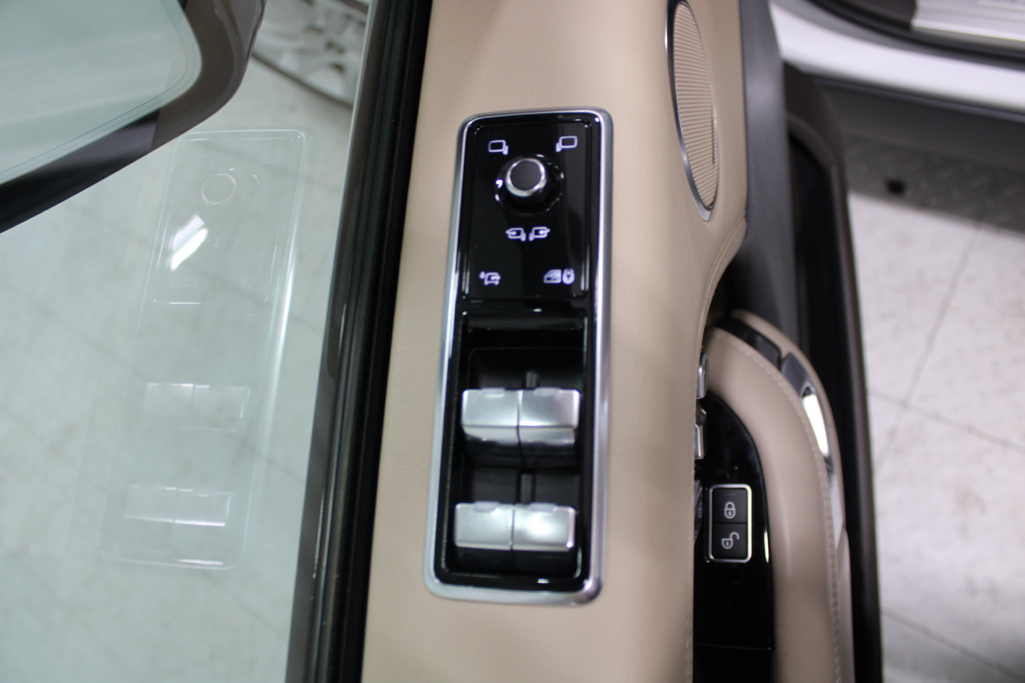 Used 2019 Land Rover Range Rover HSE AWD/4WD image 45