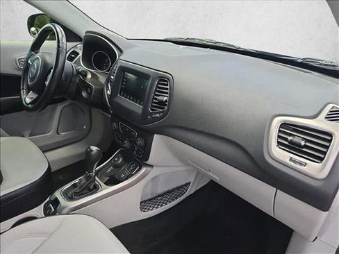 Used 2020 Jeep Compass Latitude image 22