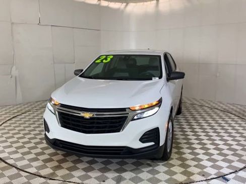 Used 2023 Chevrolet Equinox LS w/ LS Convenience Package FWD image 6