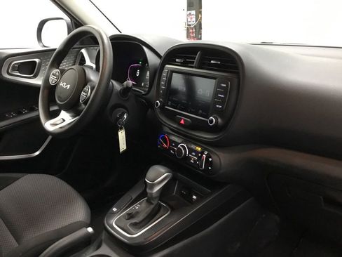Used 2024 Kia Soul LX w/ LX Technology Package image 21
