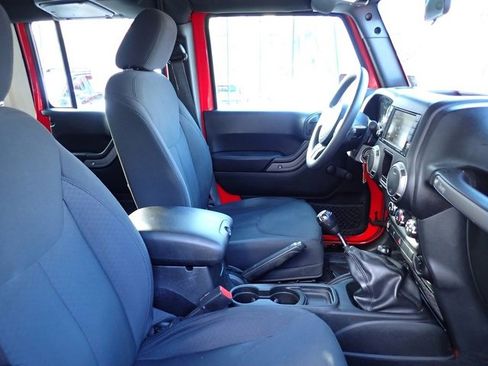 Used 2018 Jeep Wrangler Unlimited Sport image 3