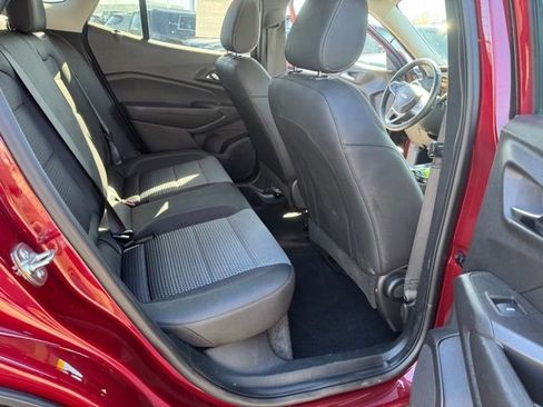 Used 2025 Chevrolet Trax LT w/ Driver Confidence Package image 14