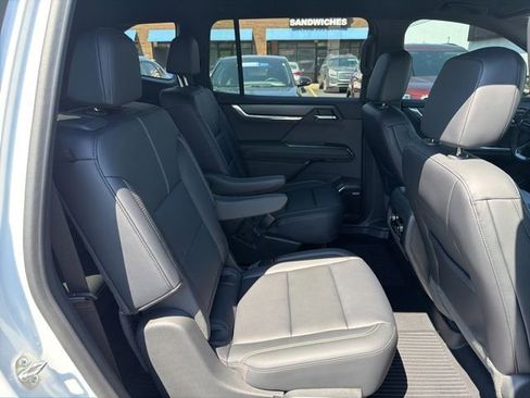 Used 2024 GMC Acadia Elevation w/ LPO, Floor Liner Package FWD image 18