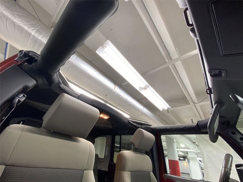 Used 2010 Jeep Wrangler Unlimited Sahara w/ Dual Top Group image 20