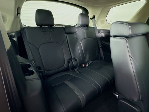 New 2025 Honda Pilot Touring image 29