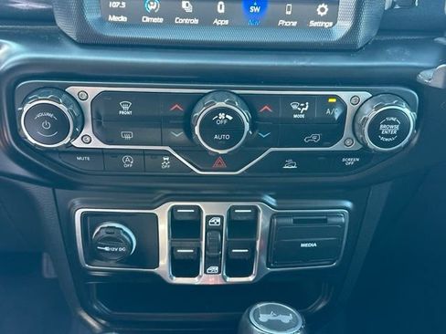 Used 2021 Jeep Wrangler Unlimited Sahara AWD/4WD image 40