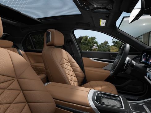 New 2026 BMW 740i RWD image 9