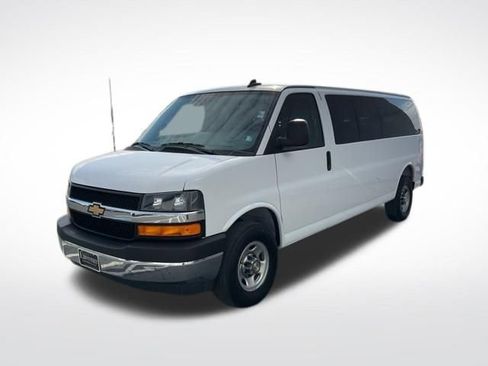 Used 2025 Chevrolet Express 3500 LT w/ LT Preferred Equipment Group image 3