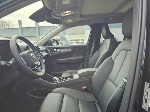 Used 2025 Volvo XC40 B5 Plus w/ Protection Package Premier AWD/4WD image 21