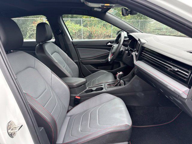 Used 2025 Volkswagen Jetta GLI Autobahn FWD image 9