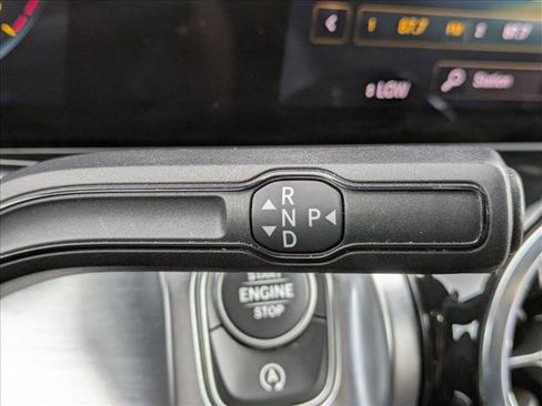Used 2021 Mercedes-Benz GLB 250 4MATIC w/ AMG Line image 12