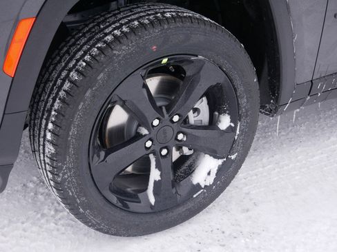 New 2025 Jeep Grand Cherokee L Limited w/ Black Appearance Package image 5