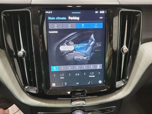 Used 2025 Volvo XC60 B5 Plus image 35