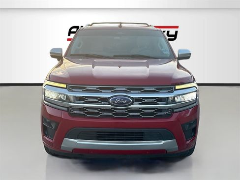 Used 2022 Ford Expedition Platinum image 2
