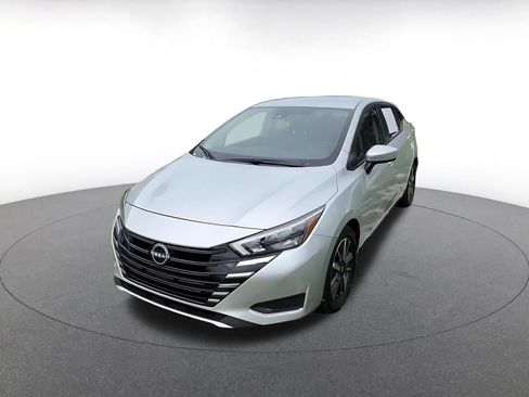 Used 2025 Nissan Versa SV FWD image 7