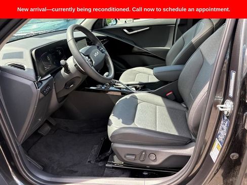 Used 2025 Kia Niro FWD image 18