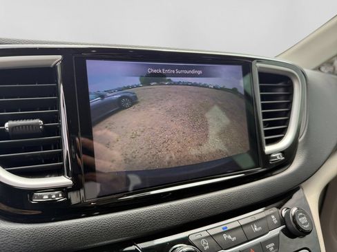 Used 2023 Chrysler Pacifica Touring-L FWD image 29