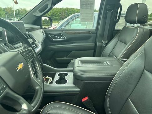 Used 2021 Chevrolet Tahoe Premier w/ Premium Package AWD/4WD image 4