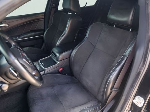 Used 2019 Dodge Charger R/T w/ Plus Group RWD image 10