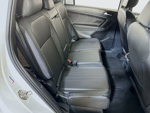Used 2023 Volkswagen Tiguan SE R-Line image 13