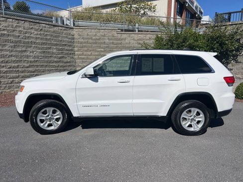 Used 2016 Jeep Grand Cherokee Laredo image 25