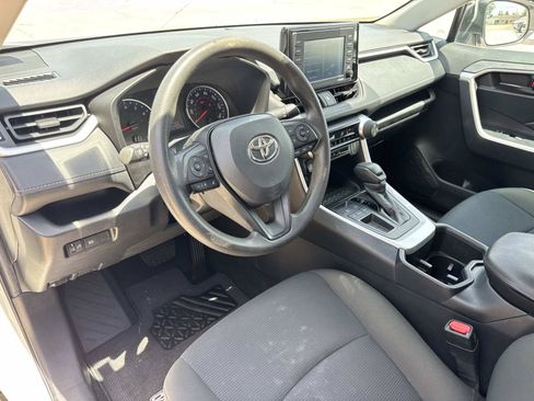 Used 2022 Toyota RAV4 LE FWD image 17