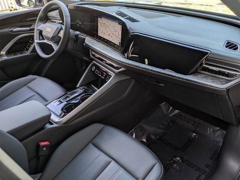 New 2025 Audi Q5 Premium Plus image 9