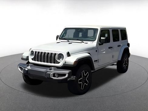 Used 2025 Jeep Wrangler Unlimited Sahara AWD/4WD image 7