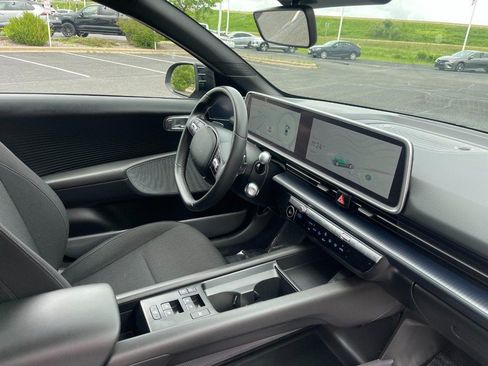 Used 2024 Hyundai Ioniq 6 SE RWD image 6