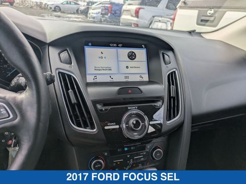 Used 2017 Ford Focus SEL w/ Cold Weather Package image 21