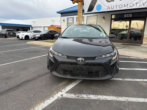 Used 2021 Toyota Corolla LE image 2