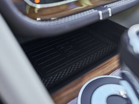 Used 2023 Bentley Bentayga Extended Wheelbase image 72