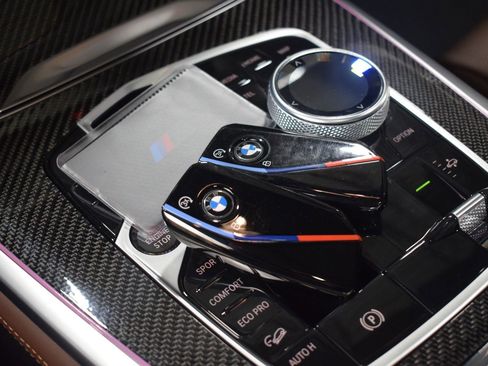 Used 2026 BMW X7 M60i image 41